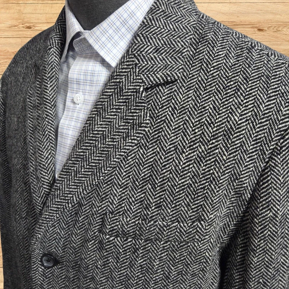 Banana Republic Mens Large Sport Coat Gray Herringbone Tweed Wool 3 Button
